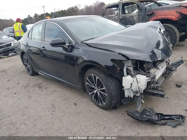 4T1G11AK0LU346334 2020 TOYOTA CAMRY - Image 1