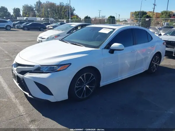 4T1G11AK0LU350903 2020 TOYOTA CAMRY - Image 2