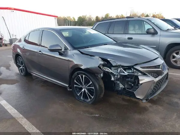 4T1G11AK0LU359195 2020 TOYOTA CAMRY - Image 1