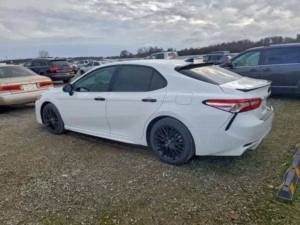 4T1G11AK0LU361903 2020 TOYOTA CAMRY - Image 2