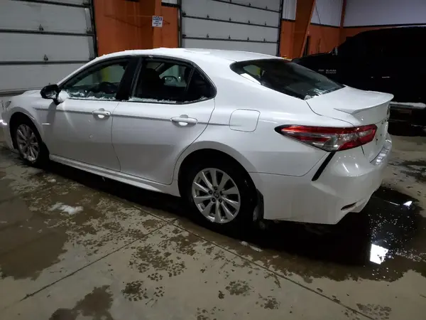 4T1G11AK0LU362341 2020 TOYOTA CAMRY - Image 2