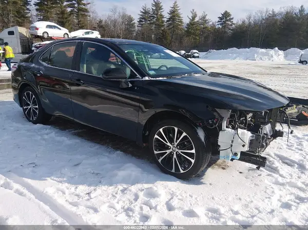 4T1G11AK0LU364414 2020 TOYOTA CAMRY - Image 1