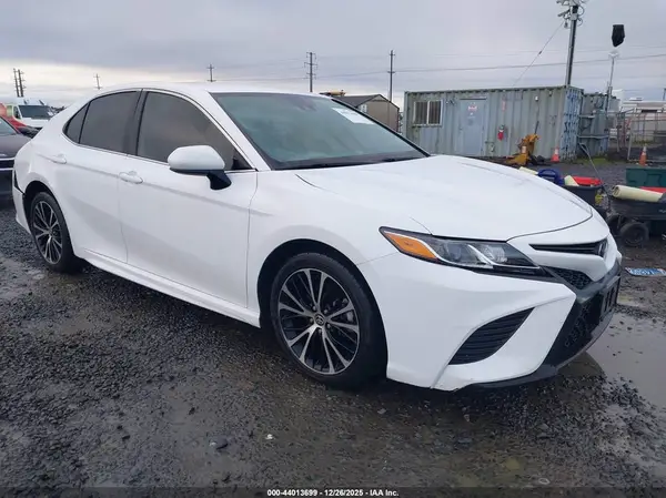 4T1G11AK0LU365871 2020 TOYOTA CAMRY - Image 1