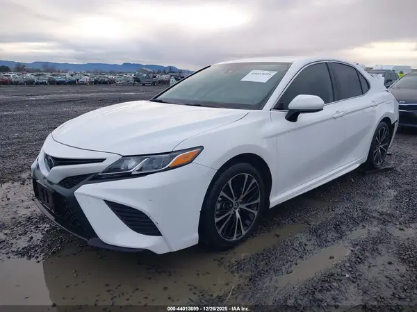 4T1G11AK0LU365871 2020 TOYOTA CAMRY - Image 2