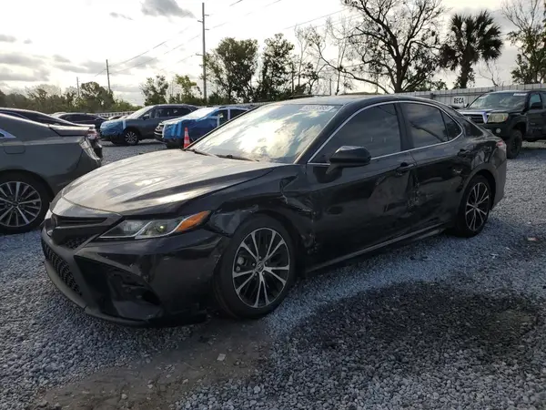 4T1G11AK0LU366826 2020 TOYOTA CAMRY - Image 1
