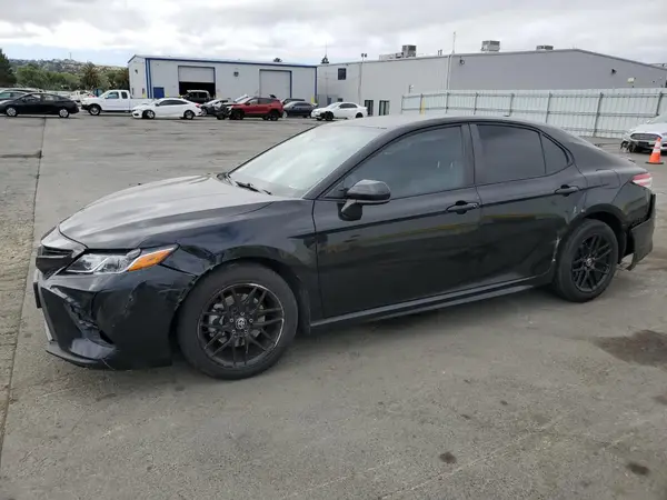 4T1G11AK0LU383870 2020 TOYOTA CAMRY - Image 1