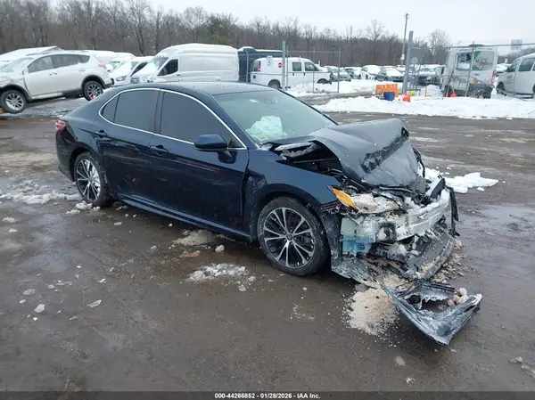 4T1G11AK0LU500640 2020 TOYOTA CAMRY - Image 1