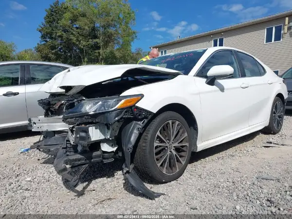 4T1G11AK0LU503828 2020 TOYOTA CAMRY - Image 2