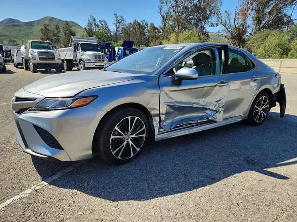 4T1G11AK0LU505465 2021 TOYOTA CAMRY - Image 1