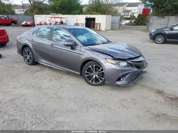4T1G11AK0LU869322 2020 TOYOTA CAMRY - Image 1