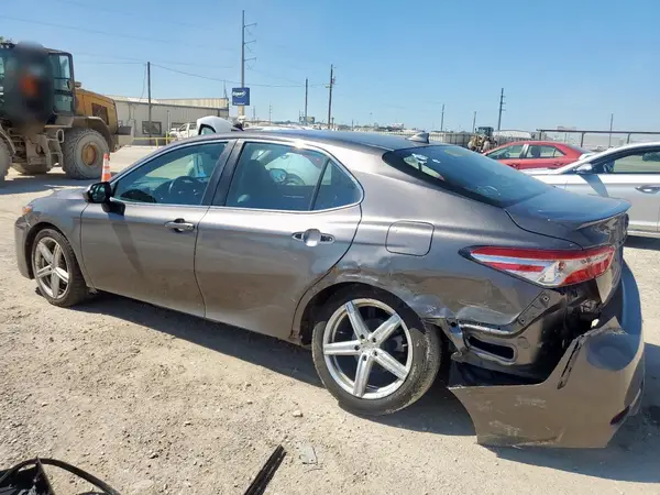 4T1G11AK0LU870003 2020 TOYOTA CAMRY - Image 2