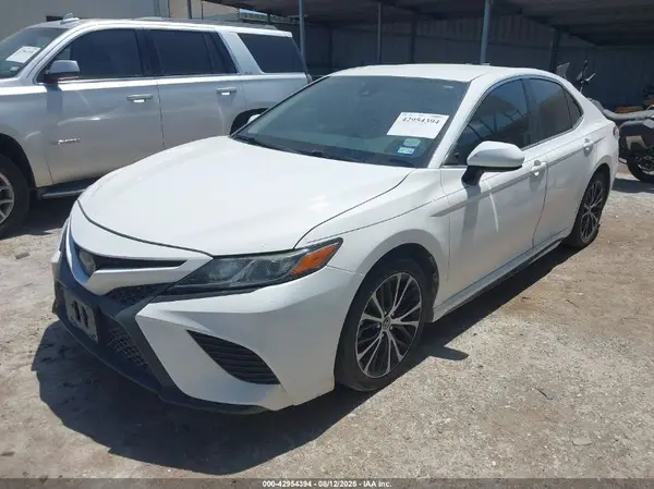 4T1G11AK0LU870888 2020 TOYOTA CAMRY - Image 2