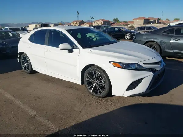 4T1G11AK0LU871569 2020 TOYOTA CAMRY - Image 1