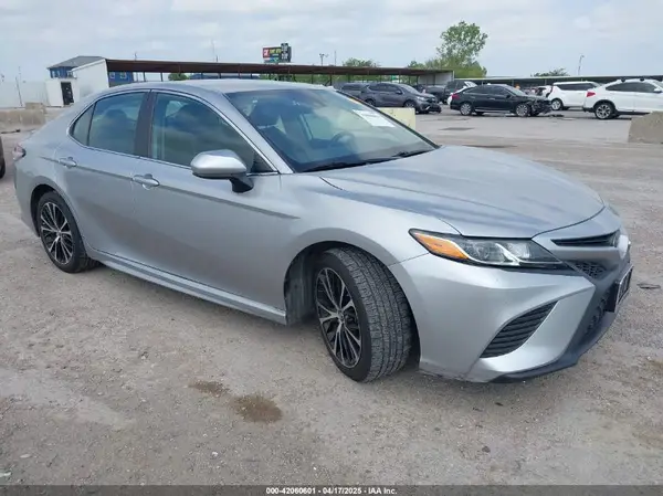 4T1G11AK0LU900441 2020 TOYOTA CAMRY - Image 1