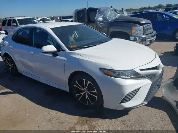 4T1G11AK0LU915893 2020 TOYOTA CAMRY - Image 1