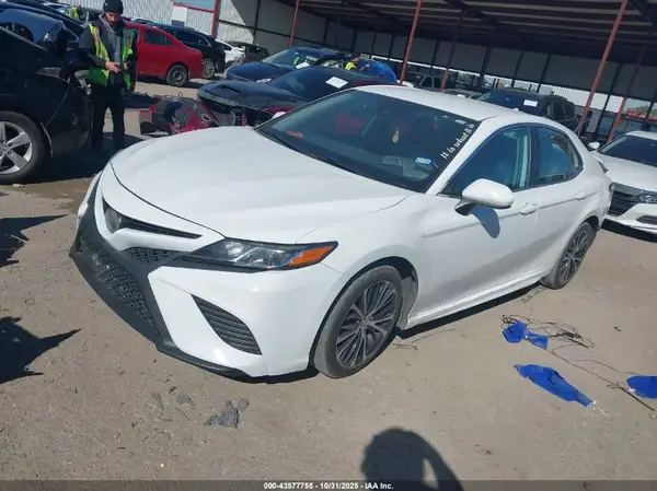 4T1G11AK0LU915893 2020 TOYOTA CAMRY - Image 2