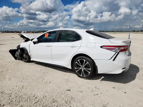 4T1G11AK0LU915926 2020 TOYOTA CAMRY - Image 2