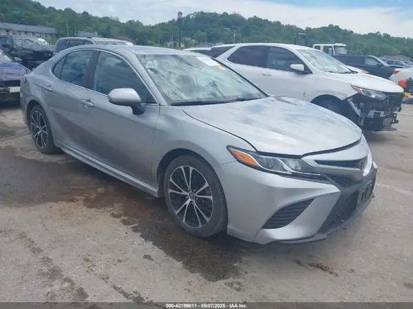 4T1G11AK0LU924187 2020 TOYOTA CAMRY - Image 1
