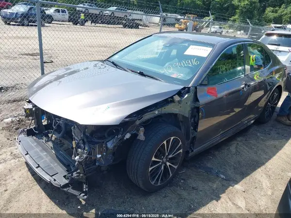 4T1G11AK0LU932886 2020 TOYOTA CAMRY - Image 2