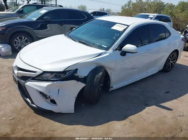 4T1G11AK0LU939126 2020 TOYOTA CAMRY - Image 2