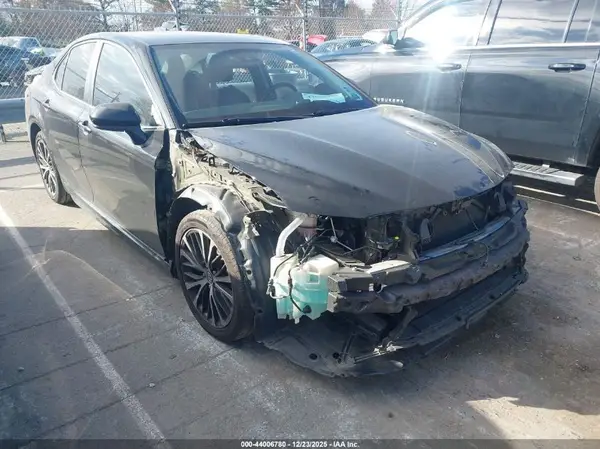 4T1G11AK0LU941328 2020 TOYOTA CAMRY - Image 1