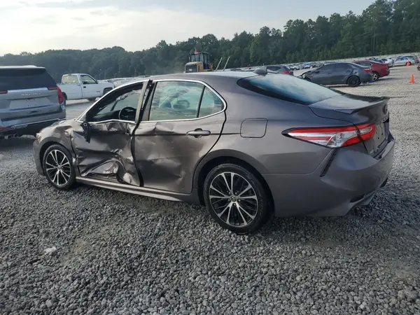 4T1G11AK0LU957111 2020 TOYOTA CAMRY - Image 2