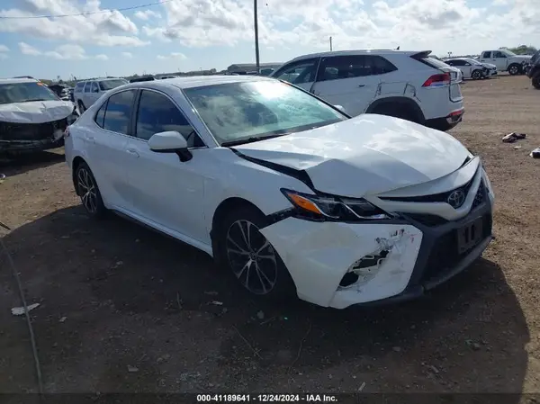 4T1G11AK0LU957688 2020 TOYOTA CAMRY - Image 1