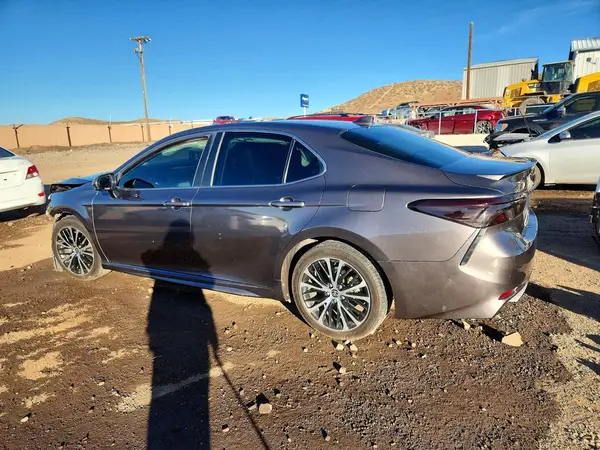 4T1G11AK0LU965502 2020 TOYOTA CAMRY - Image 2