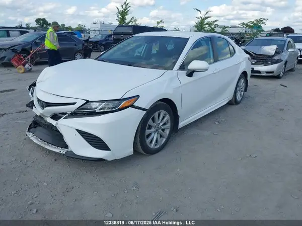 4T1G11AK0LU967198 2020 TOYOTA CAMRY - Image 2