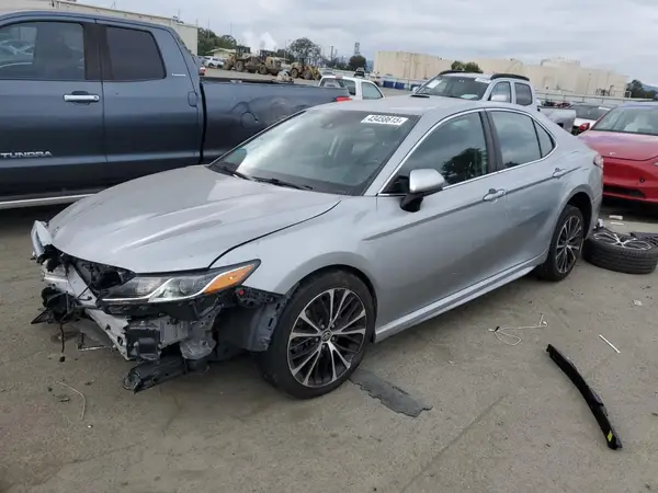 4T1G11AK0LU971560 2020 TOYOTA CAMRY - Image 1