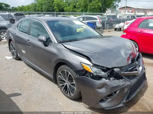 4T1G11AK0LU971624 2020 TOYOTA CAMRY - Image 1