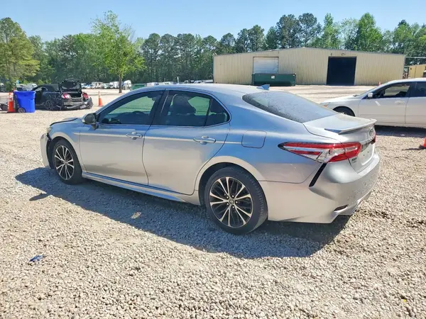 4T1G11AK0LU972031 2020 TOYOTA CAMRY - Image 2