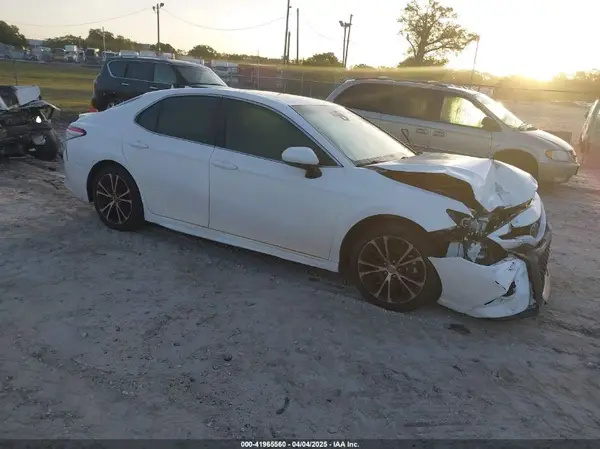 4T1G11AK0LU975902 2020 TOYOTA CAMRY - Image 1