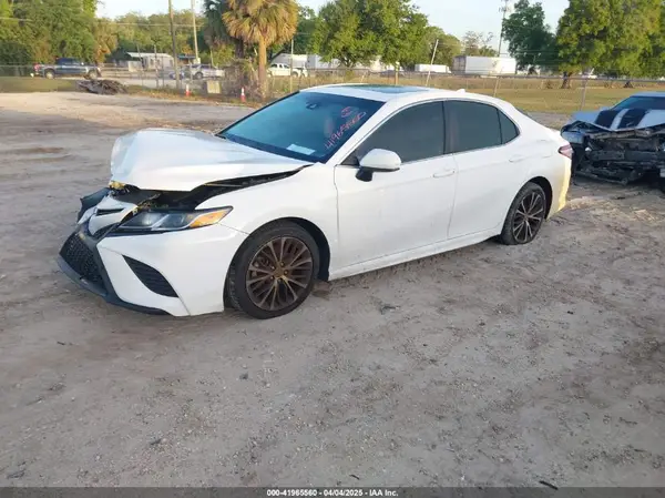 4T1G11AK0LU975902 2020 TOYOTA CAMRY - Image 2