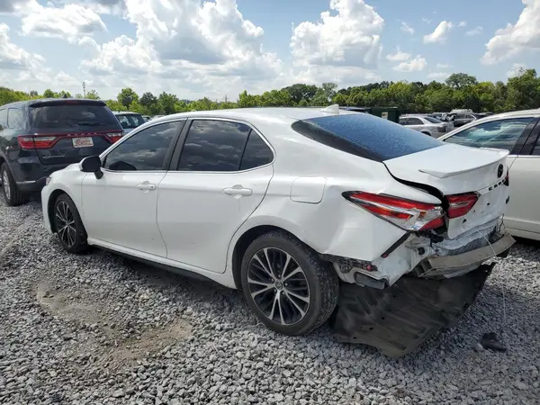4T1G11AK0LU978203 2020 TOYOTA CAMRY - Image 2