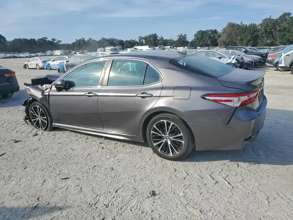 4T1G11AK0LU981702 2020 TOYOTA CAMRY - Image 2