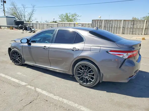 4T1G11AK0LU984521 2020 TOYOTA CAMRY - Image 2