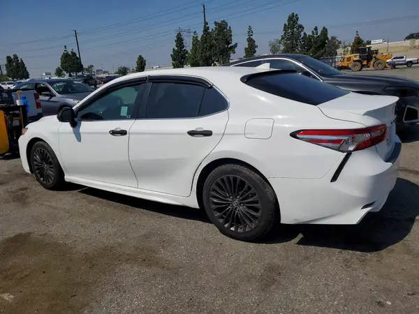 4T1G11AK0LU991694 2020 TOYOTA CAMRY - Image 2