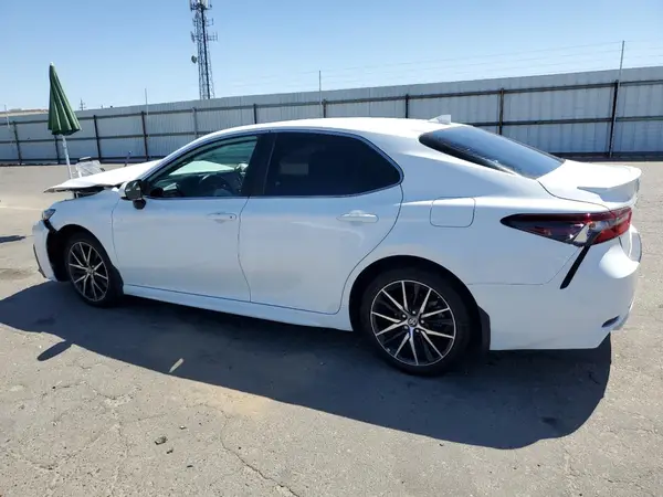 4T1G11AK0MU403407 2021 TOYOTA CAMRY - Image 2