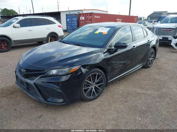 4T1G11AK0MU404685 2021 TOYOTA CAMRY - Image 2