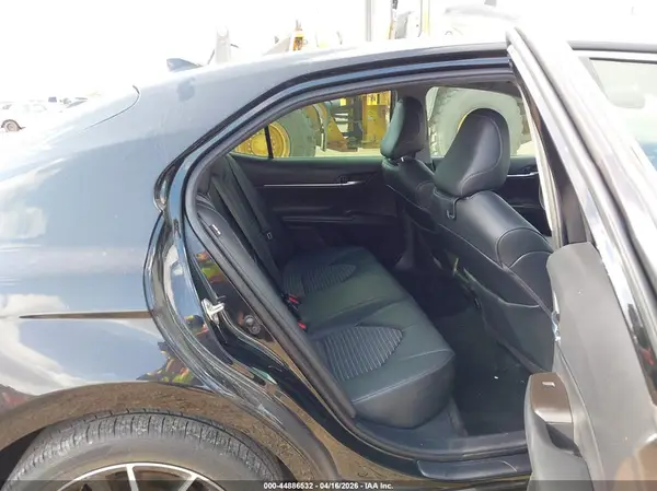 4T1G11AK0MU404685 2021 TOYOTA CAMRY - Image 8