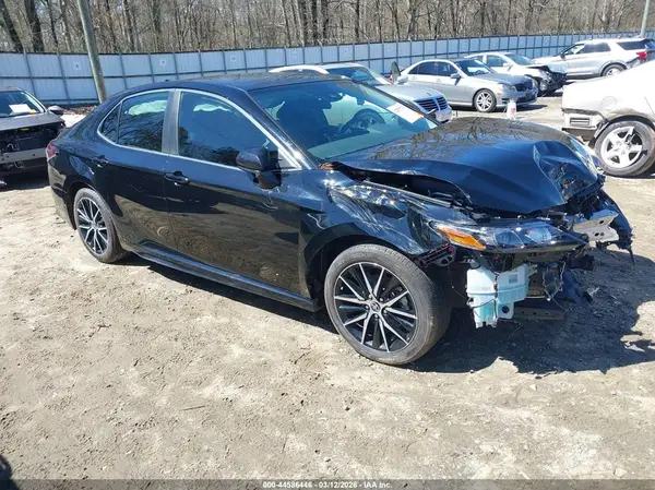 4T1G11AK0MU405433 2021 TOYOTA CAMRY - Image 1