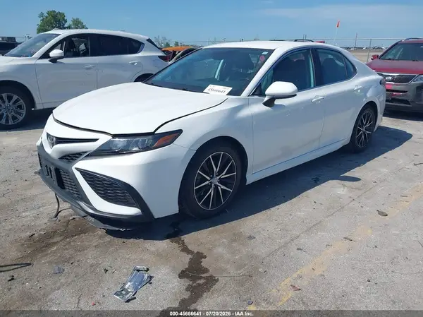 4T1G11AK0MU405741 2021 TOYOTA CAMRY - Image 2