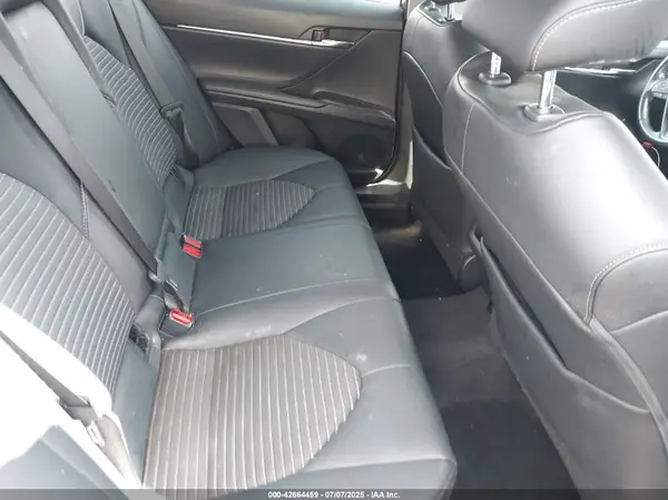4T1G11AK0MU406422 2021 TOYOTA CAMRY - Image 8