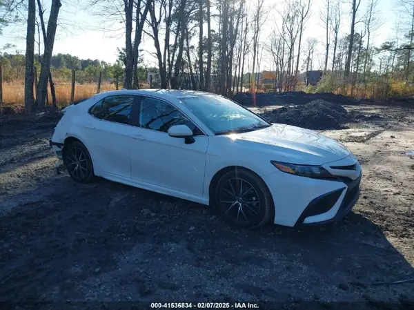 4T1G11AK0MU406520 2021 TOYOTA CAMRY - Image 1