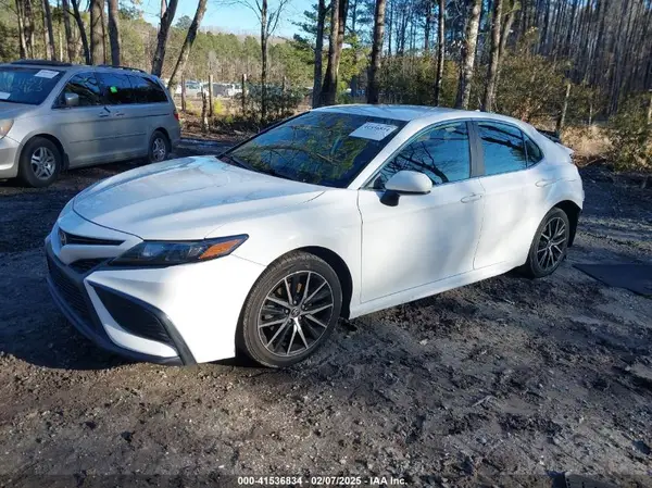 4T1G11AK0MU406520 2021 TOYOTA CAMRY - Image 2