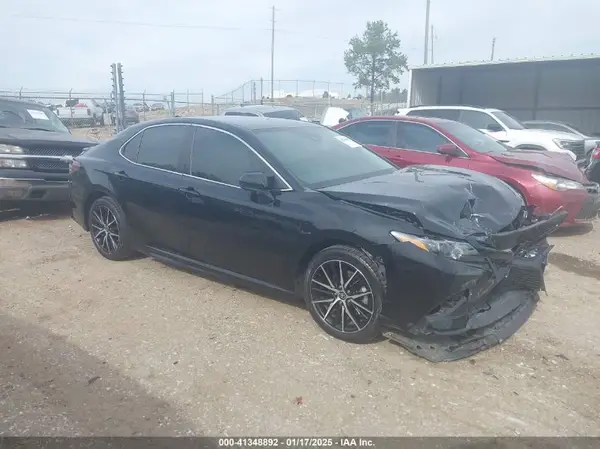 4T1G11AK0MU409496 2021 TOYOTA CAMRY - Image 1