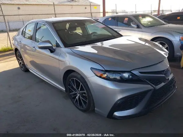 4T1G11AK0MU412835 2021 TOYOTA CAMRY - Image 1