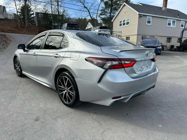 4T1G11AK0MU413516 2021 TOYOTA CAMRY - Image 2
