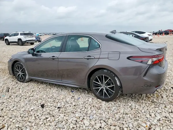 4T1G11AK0MU414990 2021 TOYOTA CAMRY - Image 2